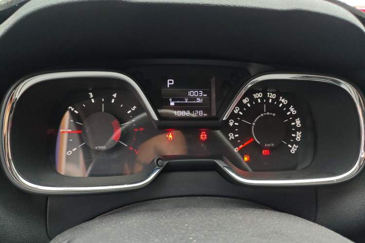 Used Citroen C4 Sega 2016 1.6L Automatic Luxury Model Odometer Close Up