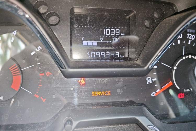 Used Citroen C4 Sega 2016 1.6L Manual Luxury Model Odometer Close Up