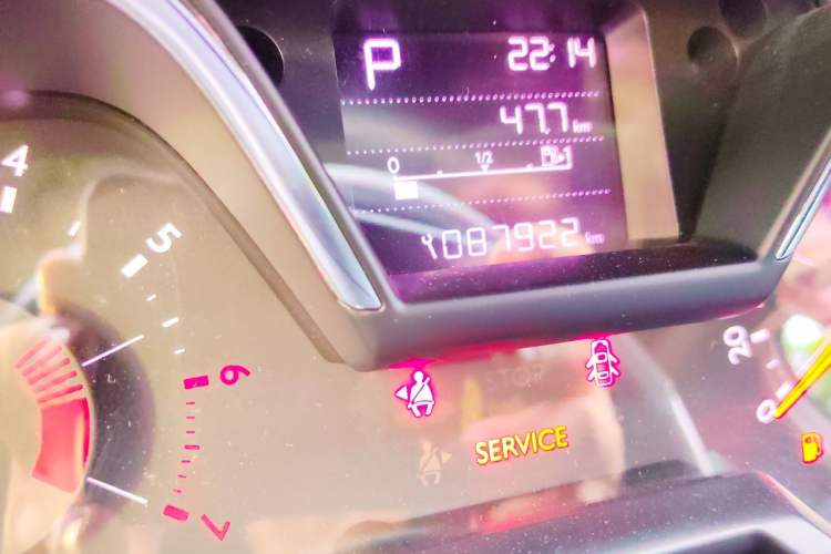 Used Citroen C4 Sega 2016 1.6L Automatic Luxury Model Odometer Close Up