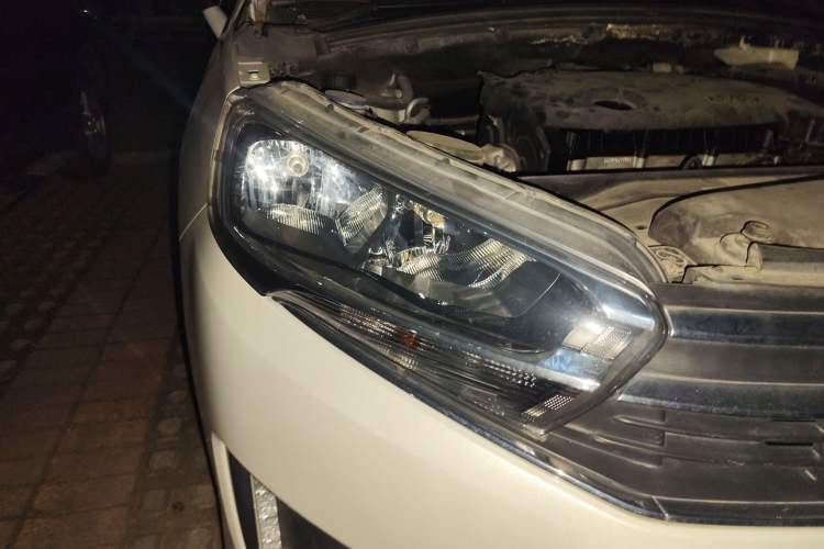 Used Citroen C4 Sega 2016 1.6L Automatic Luxury Model Right Front Headlight