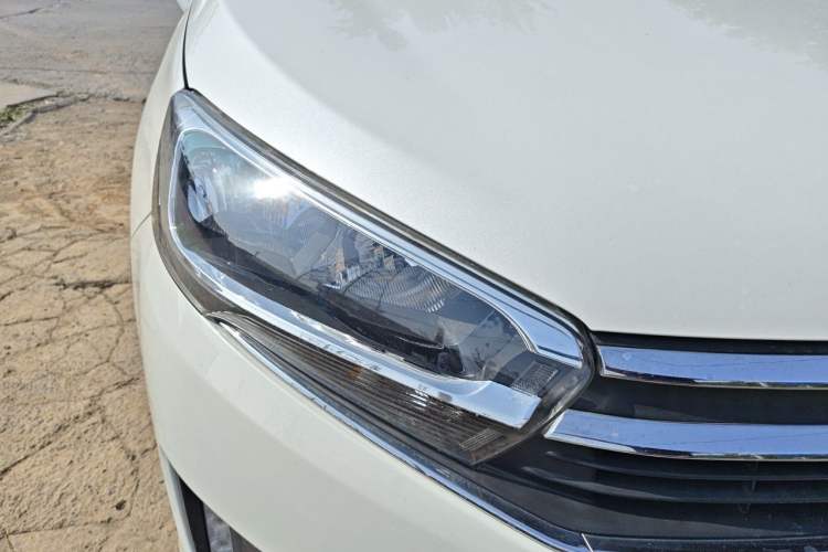 Used Citroen C4 Sega 2016 1.6L Automatic Luxury Model Right Front Headlight