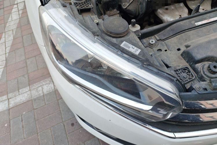 Used Citroen C4 Sega 2016 1.6L Automatic Comfort Model Right Front Headlight
