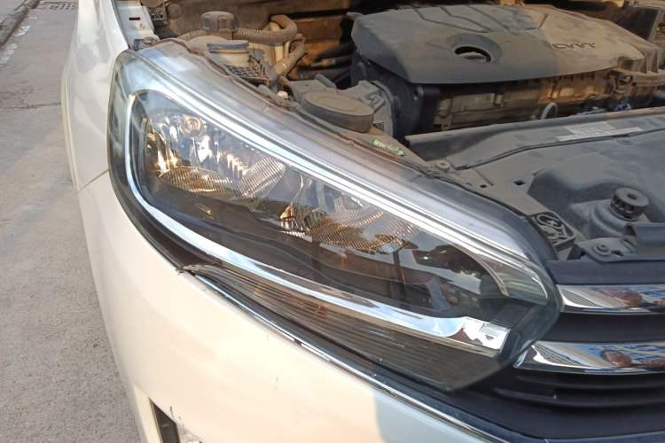 Used Citroen C4 Sega 2016 1.6L Manual Luxury Model Right Front Headlight