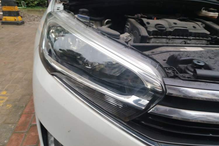 Used Citroen C4 Sega 2016 1.6L Manual Luxury Model Right Front Headlight