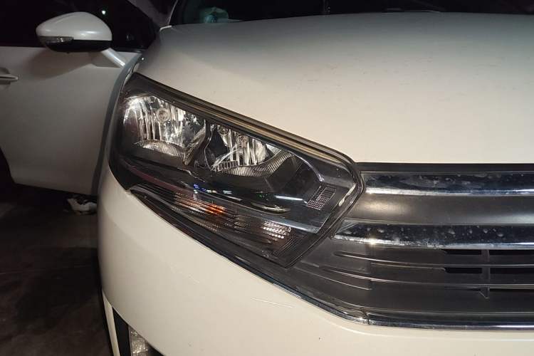 Used Citroen C4 Sega 2016 1.6L Automatic Luxury Model Right Front Headlight