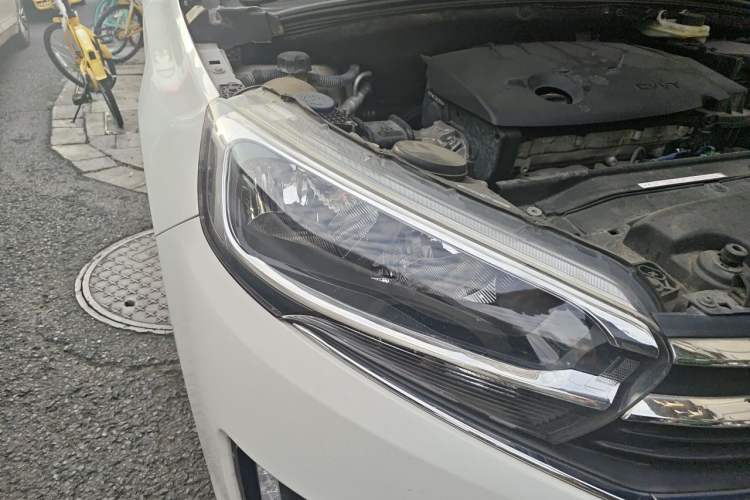 Used Citroen C4 Sega 2016 1.6L Manual Luxury Model Right Front Headlight