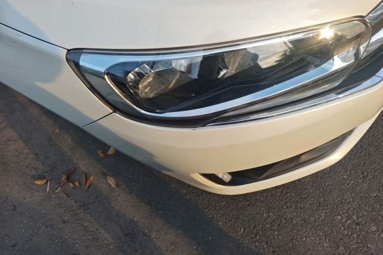 Used Citroen C4 Sega 2016 1.6L Automatic Luxury Model Right Front Headlight