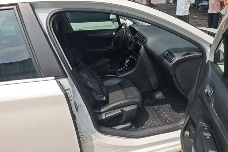 Used Citroen C4 Sega 2016 1.6L Automatic Luxury Model Right Front Seat