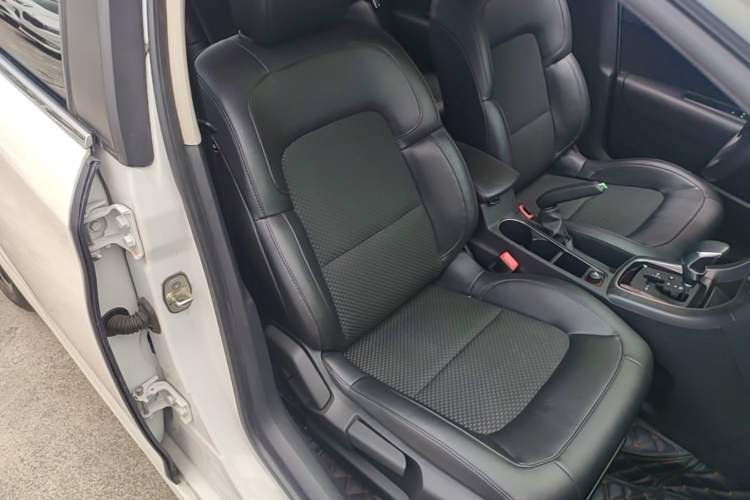 Used Citroen C4 Sega 2016 1.6L Automatic Luxury Model Right Front Seat
