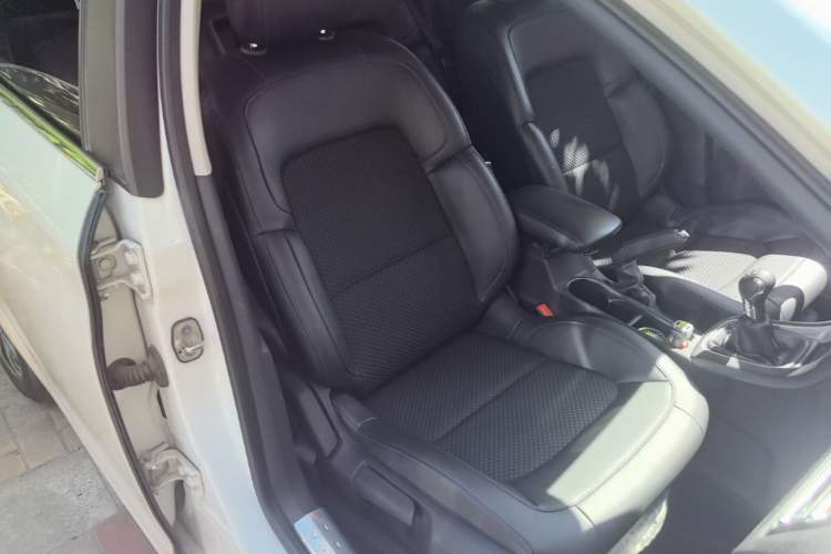 Used Citroen C4 Sega 2016 1.6L Manual Luxury Model Right Front Seat