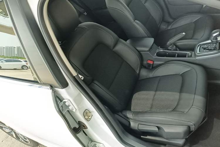 Used Citroen C4 Sega 2016 1.6L Automatic Luxury Model Right Front Seat