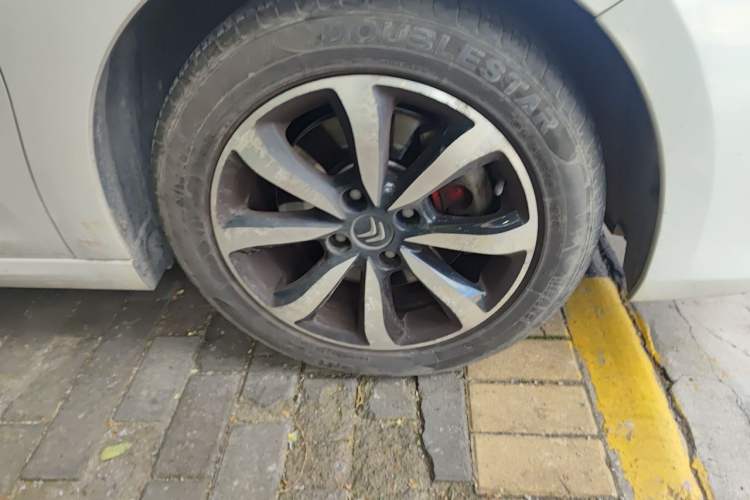 Used Citroen C4 Sega 2016 1.6L Manual Comfort Model Right Front Wheel Hub
