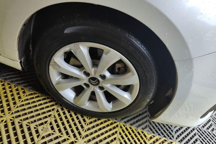 Used Citroen C4 Sega 2016 1.6L Manual Comfort Model Right Front Wheel Hub