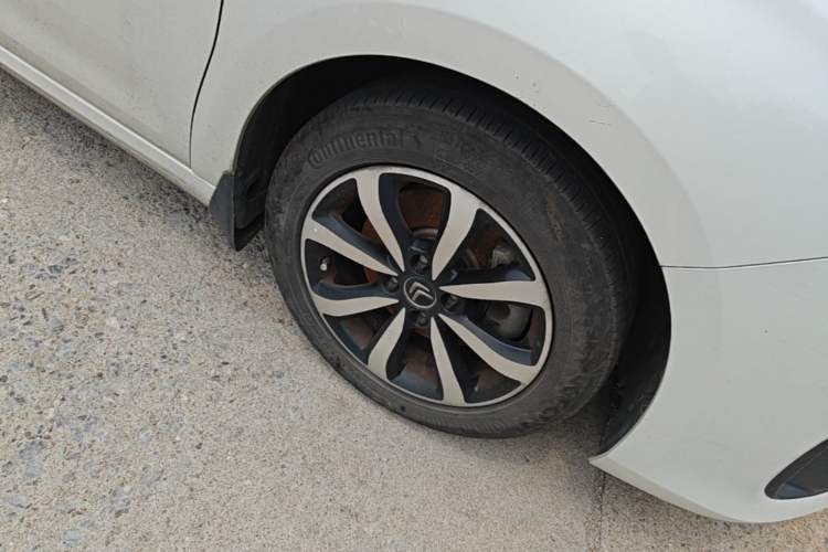 Used Citroen C4 Sega 2016 1.6L Manual Luxury Model Right Front Wheel Hub