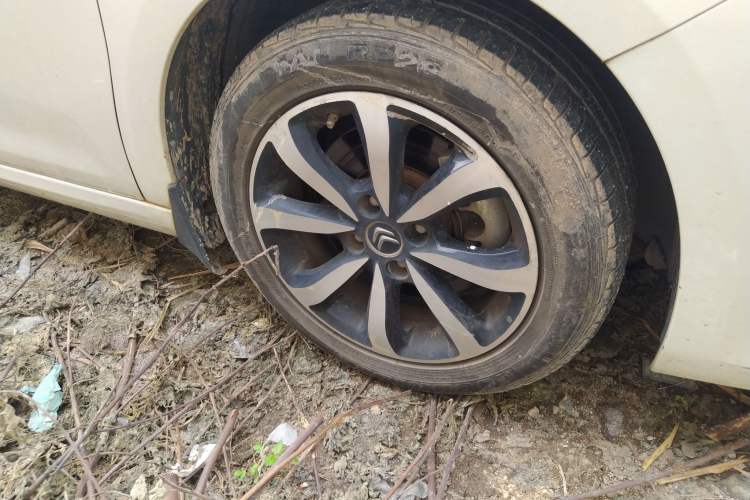 Used Citroen C4 Sega 2016 1.6L Automatic Luxury Model Right Front Wheel Hub