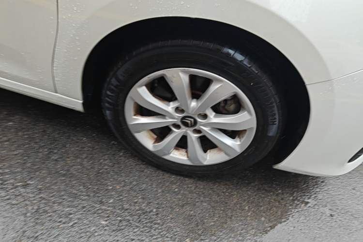 Used Citroen C4 Sega 2016 1.6L Manual Comfort Model Right Front Wheel Hub