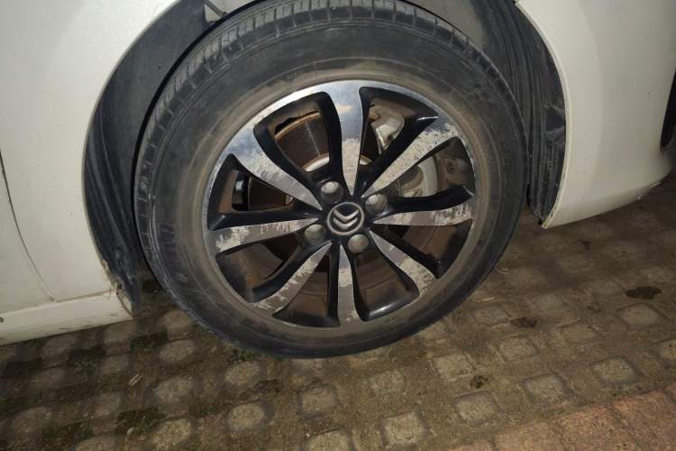Used Citroen C4 Sega 2016 1.6L Automatic Luxury Model Right Front Wheel Hub