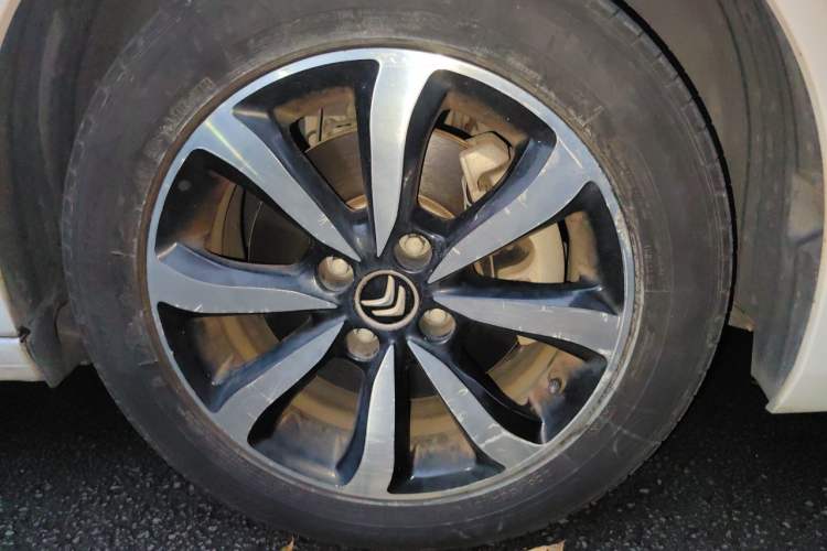 Used Citroen C4 Sega 2016 1.6L Automatic Luxury Model Right Front Wheel Hub