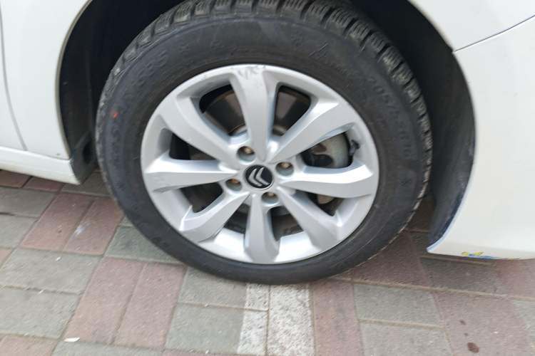 Used Citroen C4 Sega 2016 1.6L Automatic Comfort Model Right Front Wheel Hub