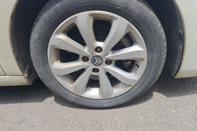 Used Citroen C4 Sega 2016 1.6L Automatic Comfort Model Right Front Wheel Hub