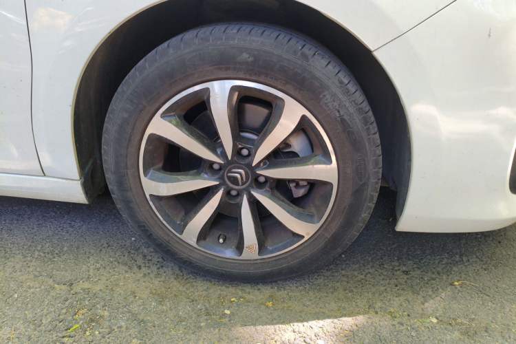 Used Citroen C4 Sega 2016 1.6L Automatic Luxury Model Right Front Wheel Hub