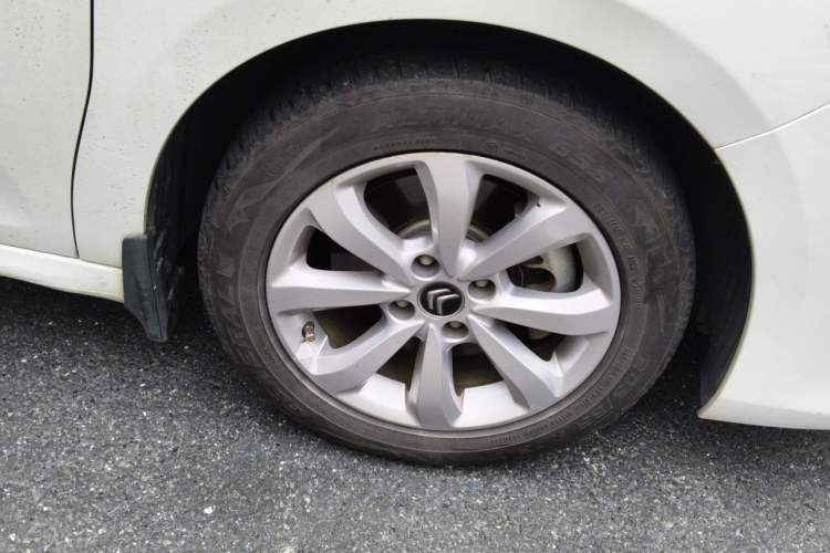 Used Citroen C4 Sega 2016 1.6L Automatic Comfort Model Right Front Wheel Hub