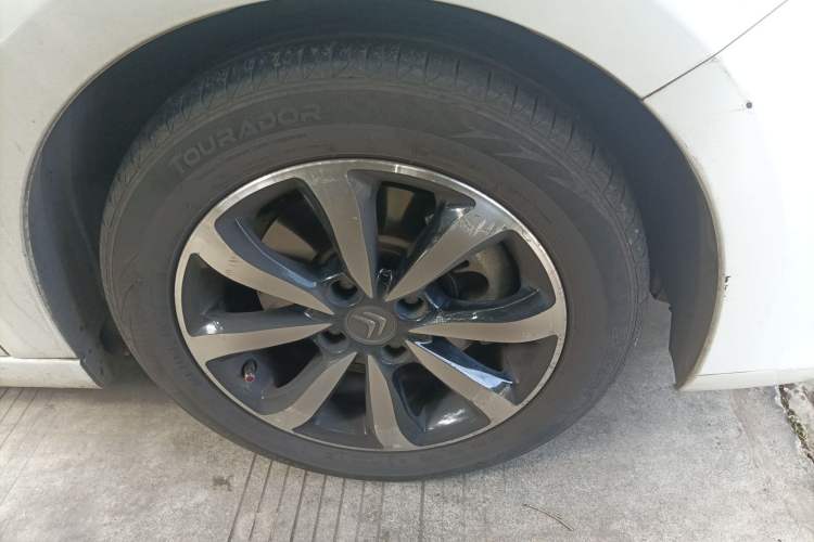 Used Citroen C4 Sega 2016 1.6L Automatic Luxury Model Right Front Wheel Hub