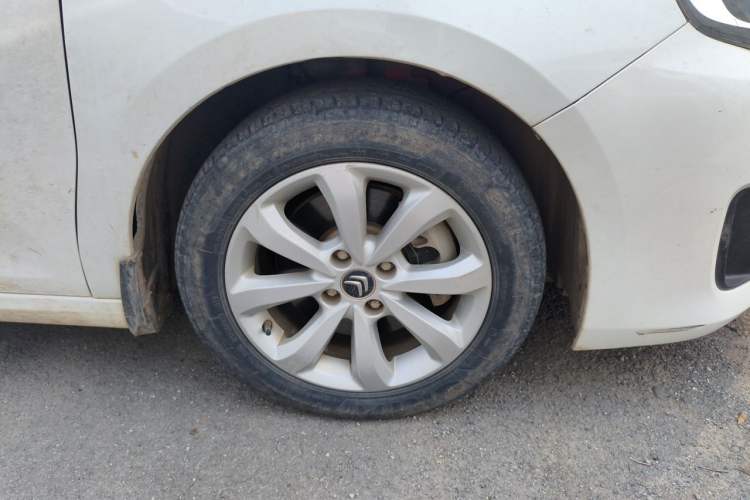 Used Citroen C4 Sega 2016 1.6L Manual Comfort Model Right Front Wheel Hub