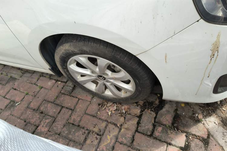 Used Citroen C4 Sega 2016 1.6L Automatic Comfort Model Right Front Wheel Hub