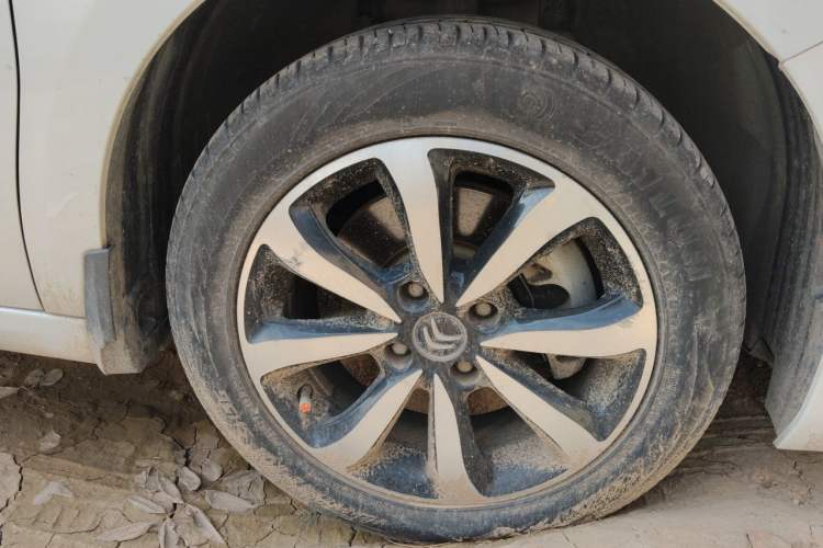 Used Citroen C4 Sega 2016 1.6L Manual Luxury Model Right Front Wheel Hub