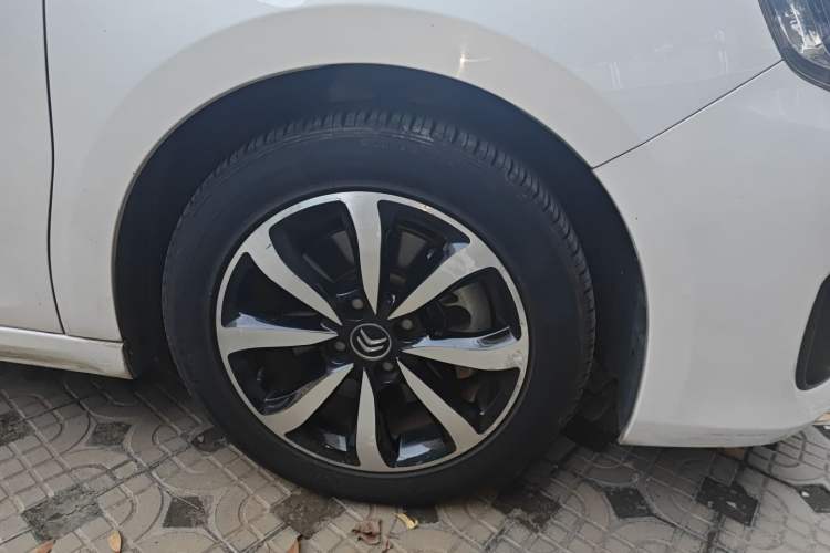 Used Citroen C4 Sega 2016 1.6L Manual Luxury Model Right Front Wheel Hub