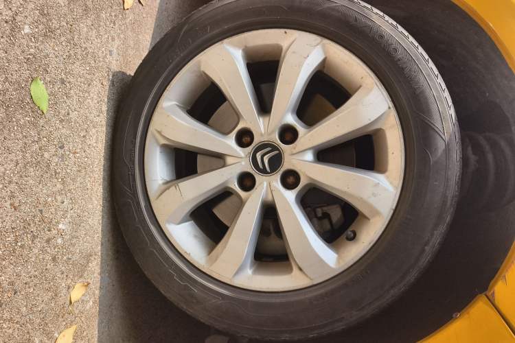 Used Citroen C4 Sega 2016 1.6L Automatic Comfort Model Right Front Wheel Hub