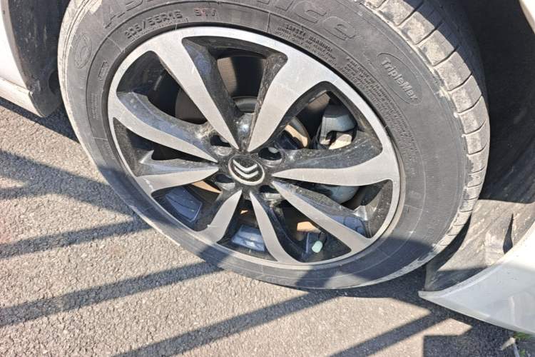 Used Citroen C4 Sega 2016 1.6L Manual Luxury Model Right Front Wheel Hub