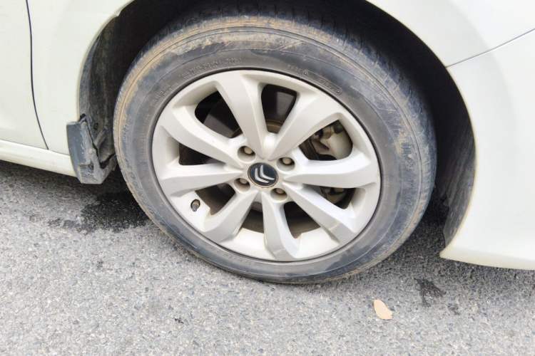 Used Citroen C4 Sega 2016 1.6L Manual Comfort Model Right Front Wheel Hub