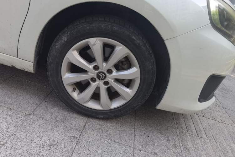 Used Citroen C4 Sega 2016 1.6L Automatic Comfort Model Right Front Wheel Hub