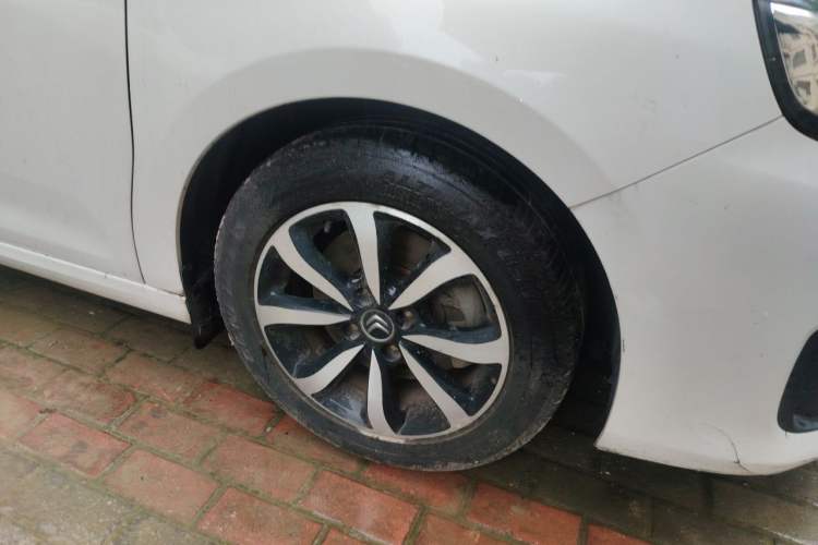 Used Citroen C4 Sega 2016 1.6L Manual Luxury Model Right Front Wheel Hub