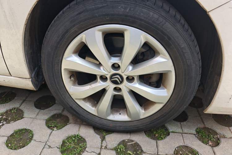 Used Citroen C4 Sega 2016 1.6L Manual Comfort Model Right Front Wheel Hub