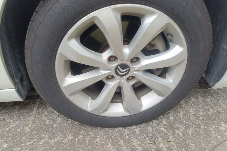 Used Citroen C4 Sega 2016 1.6L Manual Comfort Model Right Front Wheel Hub