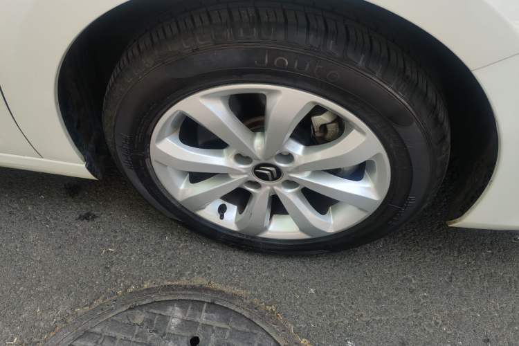 Used Citroen C4 Sega 2016 1.6L Automatic Comfort Model Right Front Wheel Hub