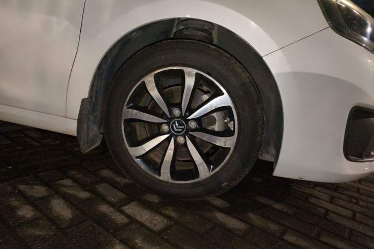 Used Citroen C4 Sega 2016 1.6L Automatic Luxury Model Right Front Wheel Hub