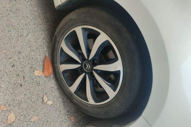 Used Citroen C4 Sega 2016 1.6L Automatic Luxury Model Right Front Wheel Hub