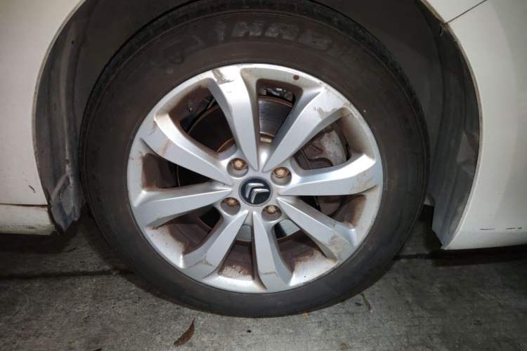 Used Citroen C4 Sega 2016 1.6L Automatic Comfort Model Right Front Wheel Hub