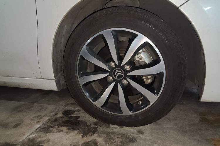 Used Citroen C4 Sega 2016 1.6L Automatic Luxury Model Right Front Wheel Hub