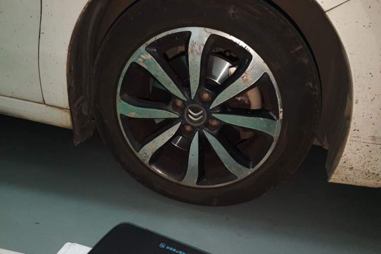 Used Citroen C4 Sega 2016 1.6L Automatic Luxury Model Right Front Wheel Hub