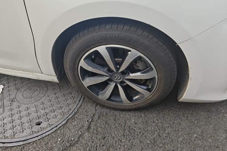 Used Citroen C4 Sega 2016 1.6L Manual Luxury Model Right Front Wheel Hub