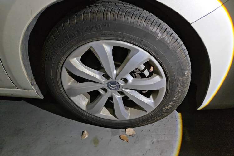 Used Citroen C4 Sega 2016 1.6L Automatic Comfort Model Right Front Wheel Hub