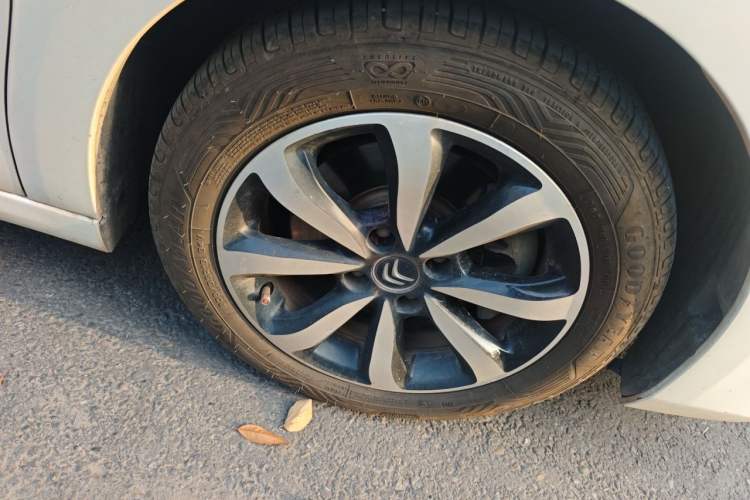 Used Citroen C4 Sega 2016 1.6L Automatic Luxury Model Right Front Wheel Hub