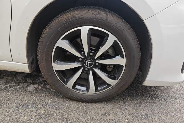 Used Citroen C4 Sega 2016 1.6L Manual Luxury Model Right Front Wheel Hub
