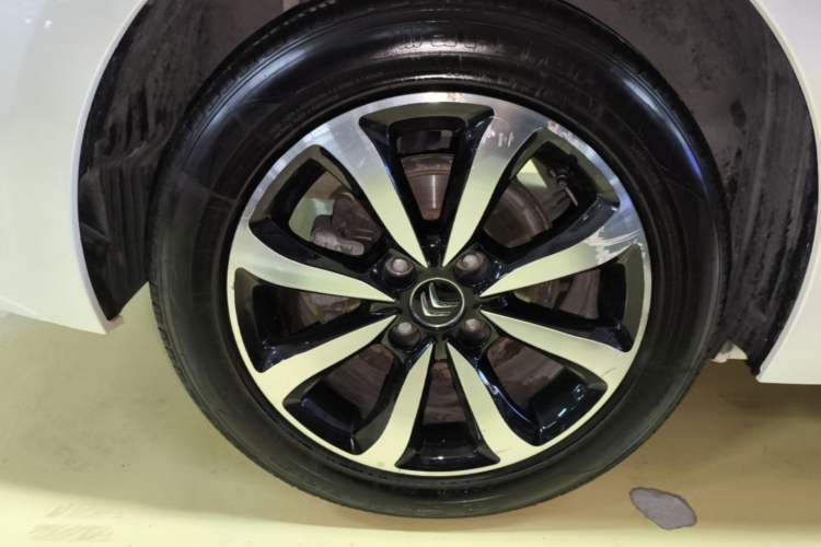 Used Citroen C4 Sega 2016 1.6L Automatic Luxury Model Right Rear Wheel Hub