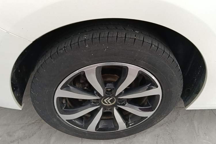 Used Citroen C4 Sega 2016 1.6L Automatic Luxury Model Right Rear Wheel Hub
